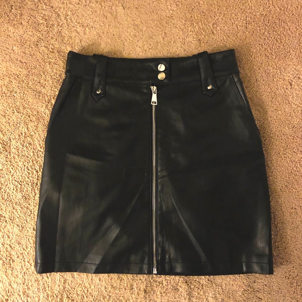 Black faux leather mini skirt with zipper, size S